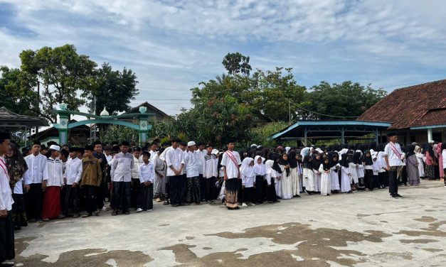 Upacara Hari santri 2025