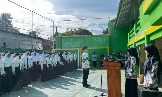 Upacara Peringatan HARI GURU NASIONAL 2025 ”MTs SALAFIYAH KALIMAS”