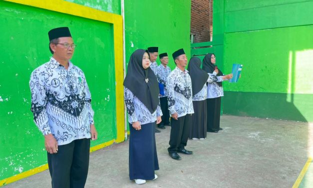 Upacara Peringatan HARI GURU NASIONAL 2025 ”MTs SALAFIYAH KALIMAS”