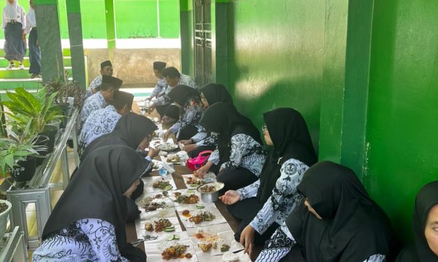 Upacara Peringatan HARI GURU NASIONAL 2025 ”MTs SALAFIYAH KALIMAS”