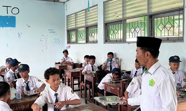 HARI PERTAMA DAPAT MBG “Terima Kasih Bapak Presiden”