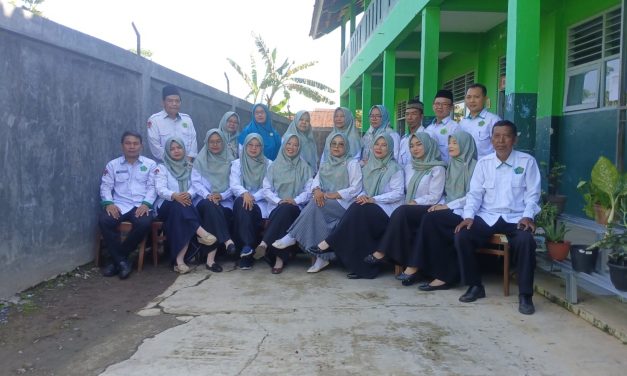 KEBERSAMAAN DALAM BINGKAI FOTO